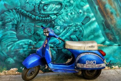 Sådan finder du den bedste knallertforsikring til unge