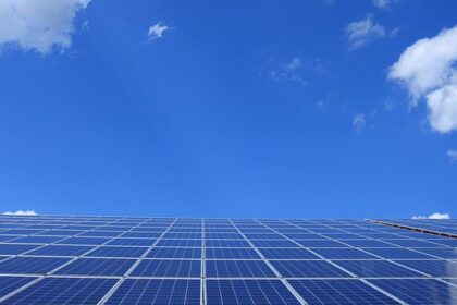 Solceller og bæredygtig energi: Hvordan kan du få tilskud til at blive selvforsynende?