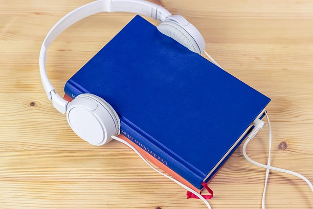 Fra papir til podcast: Lydbogens digitale revolution