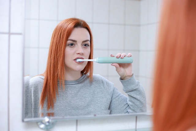 Hvad er forskellen på børnetandpasta og voksen tandpasta? Find ud af det her!