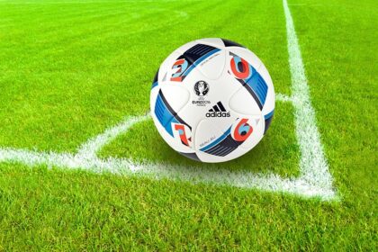 Fra friday night lights til aalborgs græsbaner: Amerikansk fodbold vinder frem